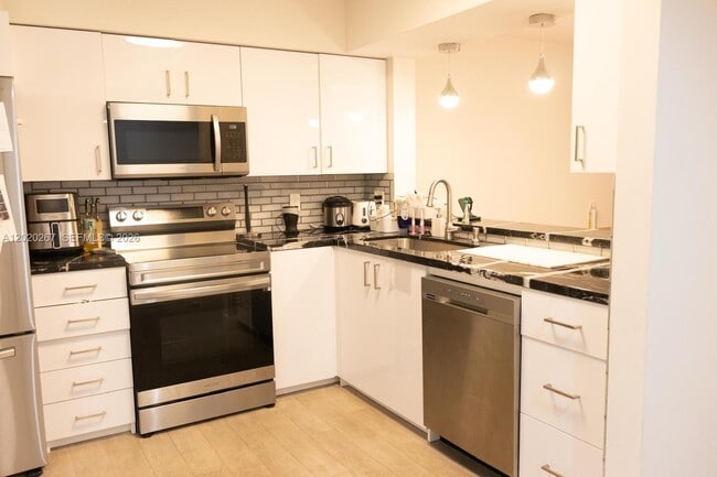 property at 2200 S Cypress Bend Dr