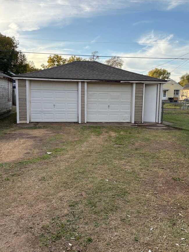 918 Sherman St in Salina, KS - Building Photo - Building Photo