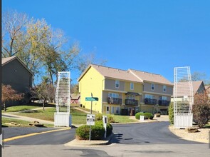 HarborTown Villas in Kansas City, MO - Building Photo - Building Photo