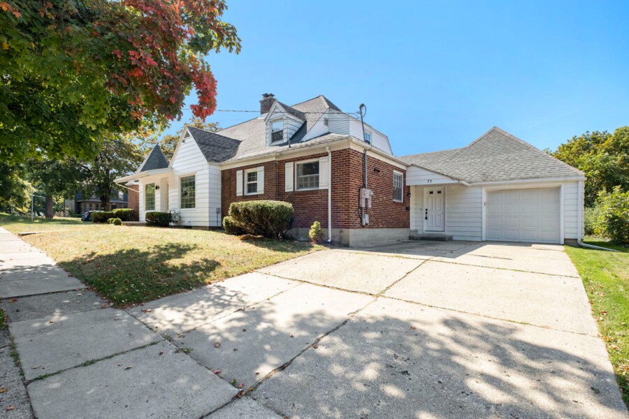 75 S Fremont St NE in Rockford, MI - Building Photo