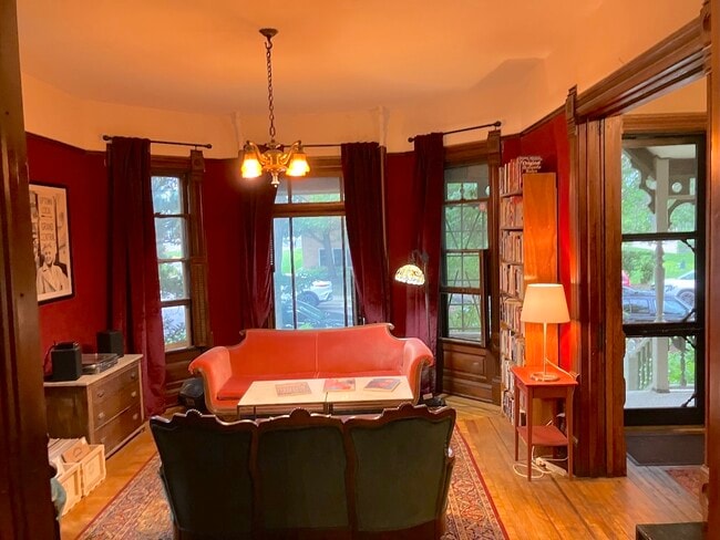 2534 Stevens Ave, Unit First Floor