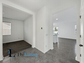 3023 Adams Cross Dr in Zephyrhills, FL - Building Photo - Building Photo