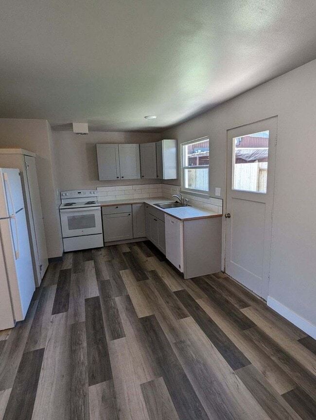 52 Sandra Ln in Eugene, OR - Building Photo - Building Photo