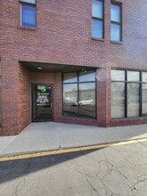 7851 Ogden Ave in Lyons, IL - Foto de edificio - Building Photo