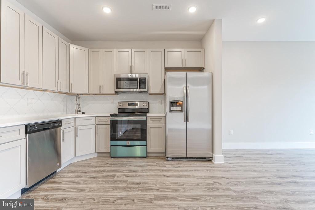 2162 E Norris St, Unit 303 in Philadelphia, PA - Building Photo
