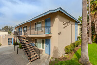 Villa Palms in Anaheim, CA - Building Photo - Building Photo