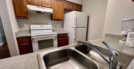 806 Station, 3 in Converse, TX - Building Photo - Building Photo
