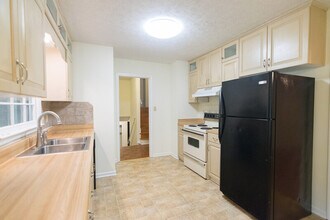 140 Saxon Woods Dr in Athens, GA - Building Photo - Building Photo