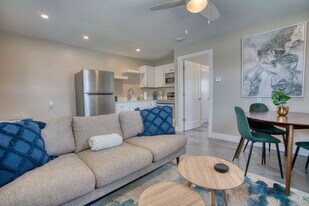 126 Mango St in Fort Myers Beach, FL - Building Photo