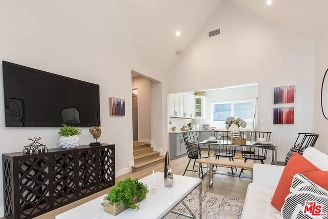 property at 2419 Walnut Ave