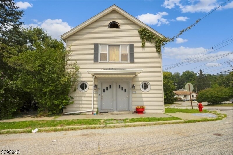 21 Munson St in Sussex, NJ - Building Photo
