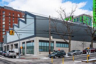 The Peninsula in Bronx, NY - Building Photo - Building Photo