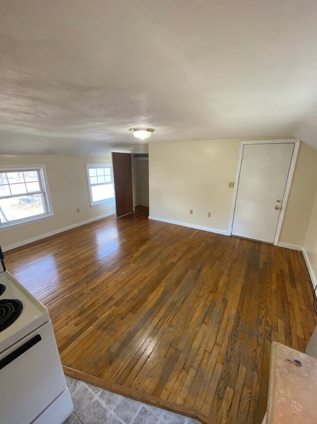 40 State St, Unit Charming One Bedroom Apar in Gorham, ME - Building Photo - Building Photo