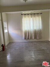 2217 S Hobart Blvd in Los Angeles, CA - Building Photo - Building Photo