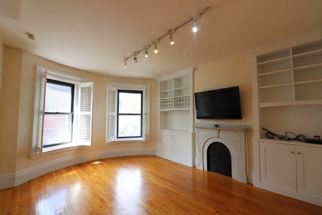 310 Shawmut Ave, Unit 2 in Boston, MA - Foto de edificio - Building Photo