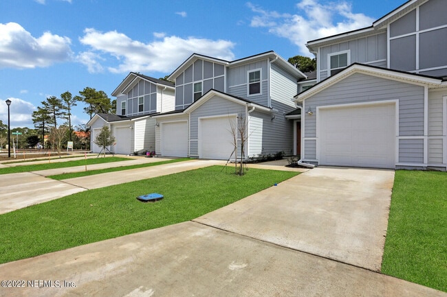 90 Ridge Lake Rd in St. Augustine, FL - Foto de edificio - Building Photo