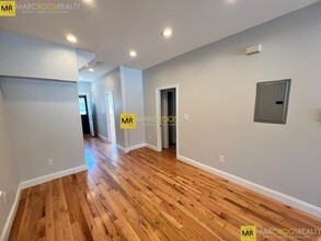 113 Moore St, Unit #1 in Boston, MA - Building Photo - Building Photo