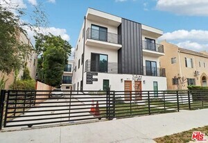 4512 St Elmo Dr in Los Angeles, CA - Building Photo