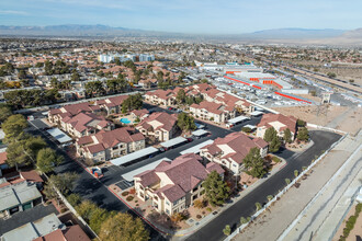 Arrowhead Pointe in Henderson, NV - Foto de edificio - Building Photo