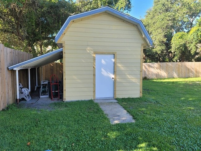 194 Coral Dr SW in Fort Walton Beach, FL - Foto de edificio - Building Photo