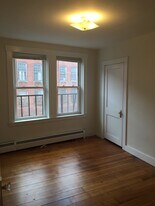 29 Main St, Unit 2 in Biddeford, ME - Building Photo