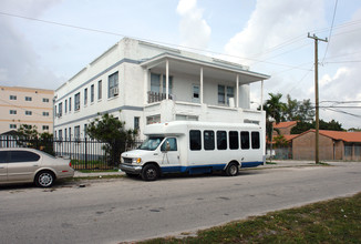 36 NE 65th St in Miami, FL - Building Photo - Building Photo