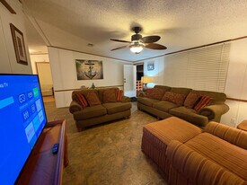 10891 W Whitacre Ln, Unit SI ID1515075P in Crystal River, FL - Building Photo
