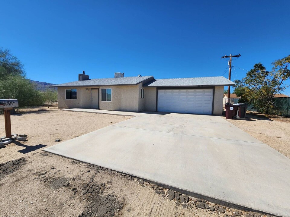 6046 Aztec Ave in Twentynine Palms, CA - Building Photo