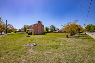 913 Bern St in New Bern, NC - Building Photo - Building Photo
