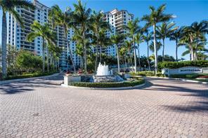 7575 Pelican Bay Blvd-Unit -508 in Naples, FL - Building Photo