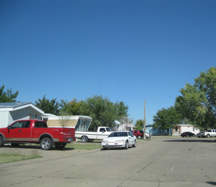 1500 E Bluebell Rd in Liberal, KS - Foto de edificio