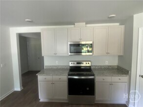 473 Coconut Dr in Bloomingdale, GA - Building Photo - Building Photo