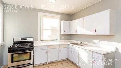 2213 E 69th St in Chicago, IL - Building Photo - Building Photo