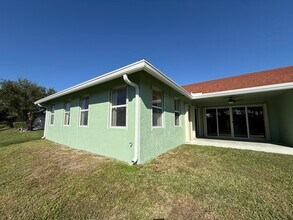 1168 Hatteras Cir in Greenacres, FL - Building Photo - Building Photo