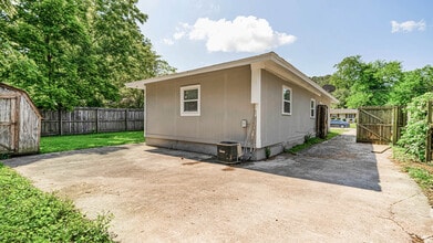 2126 Evans Ave NW in Huntsville, AL - Foto de edificio - Building Photo