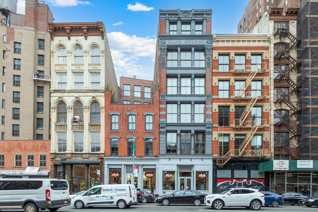 326-332 Canal St in New York, NY - Foto de edificio - Building Photo