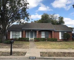 1009 Morrison Dr in Mesquite, TX - Building Photo