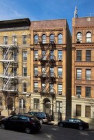 303 W 111th St in New York, NY - Building Photo