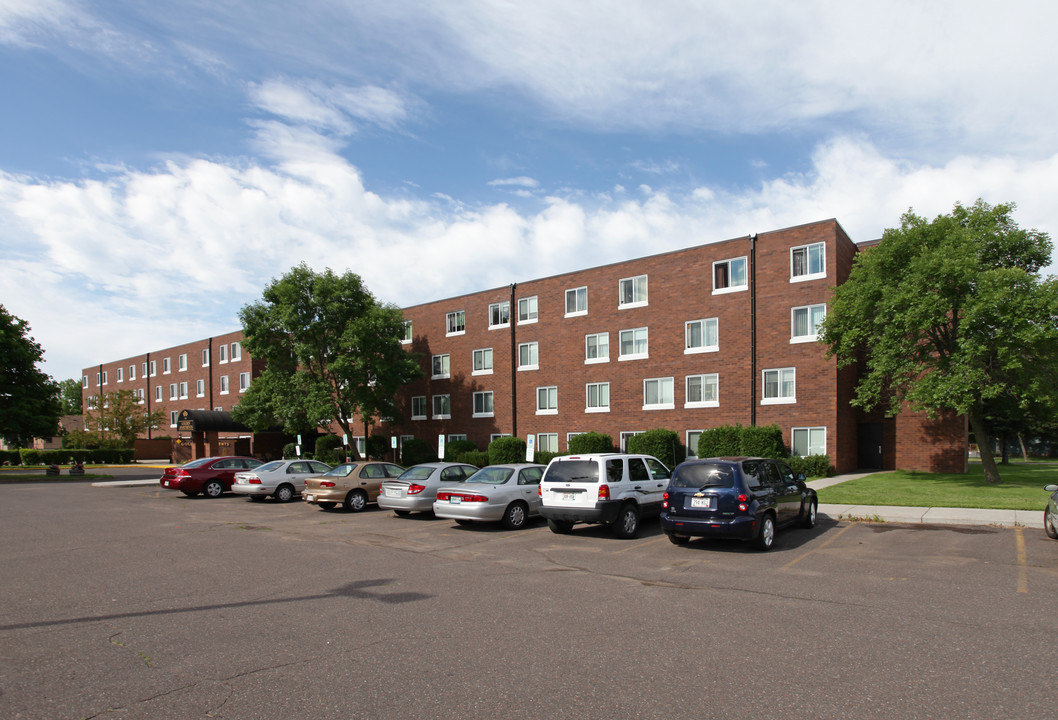 Superior Golden Apartments in Superior, WI - Building Photo