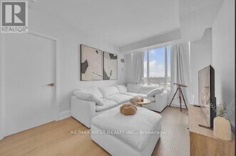 25 Viking Ln in Toronto, ON - Building Photo - Building Photo