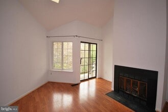 10825 Amherst Ave in Silver Spring, MD - Building Photo - Building Photo