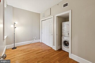 1955 Locust St in Philadelphia, PA - Building Photo - Building Photo