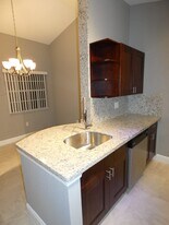 2851 N Oakland Forest Dr, Unit 309 in Oakland Park, FL - Building Photo