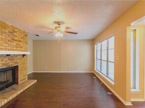 817 W Rochelle Rd in Irving, TX - Building Photo - Building Photo