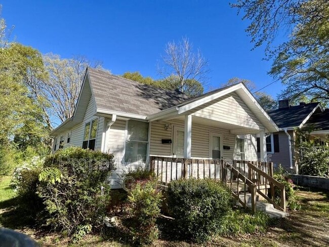 7 Darwin Ave in Greenville, SC - Foto de edificio - Building Photo