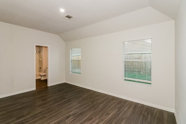 5610 Plantation Forest Dr