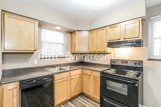 5104 Lillian Dr in Cincinnati, OH - Building Photo - Building Photo