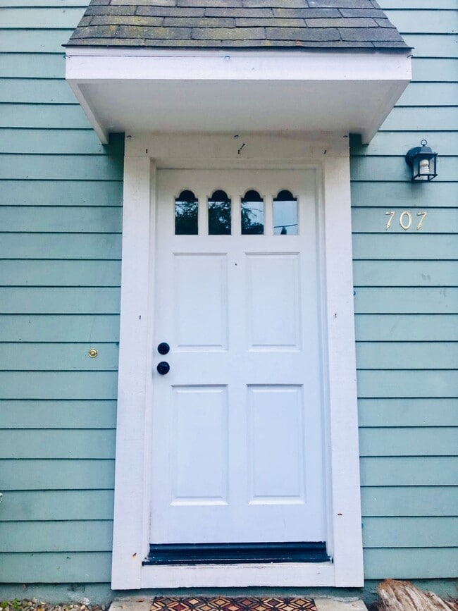 707 Military E in Benicia, CA - Building Photo - Building Photo