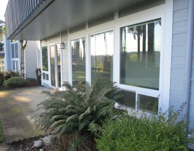 7400 Stinson Ave in Gig Harbor, WA - Building Photo - Building Photo