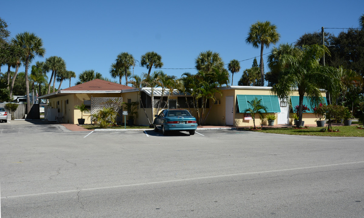 Suni Sands Mobile Home Park in Jupiter, FL - Building Photo